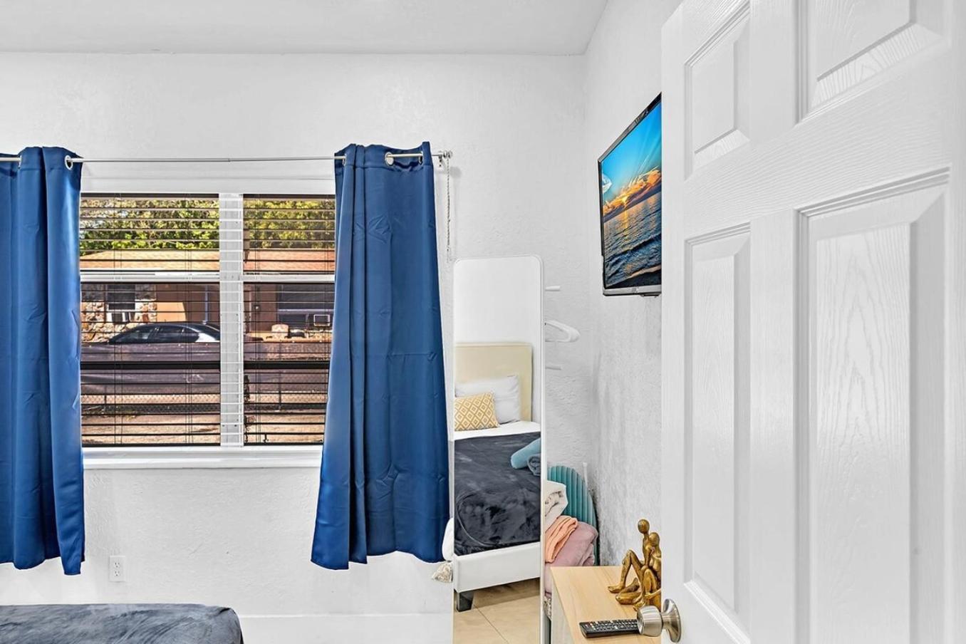 Boutique One Bdrm Close To Aventura Mall & Beach Hallandale Beach Bagian luar foto